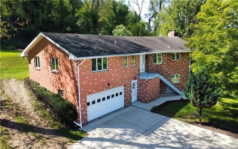 350 Country Club Rd, Washington, 15301, 4 Bedroom Bedrooms, 9 Room Rooms,3 BathroomBathrooms,Residential,For Sale,Country Club Rd,1774018