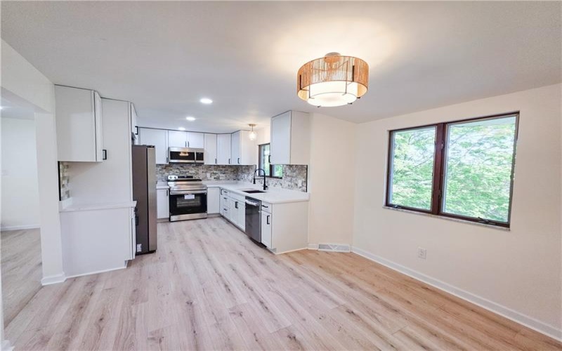 350 Country Club Rd, Washington, 15301, 4 Bedroom Bedrooms, 9 Room Rooms,3 BathroomBathrooms,Residential,For Sale,Country Club Rd,1774018