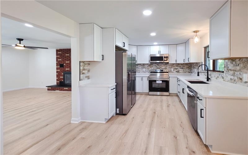 350 Country Club Rd, Washington, 15301, 4 Bedroom Bedrooms, 9 Room Rooms,3 BathroomBathrooms,Residential,For Sale,Country Club Rd,1774018