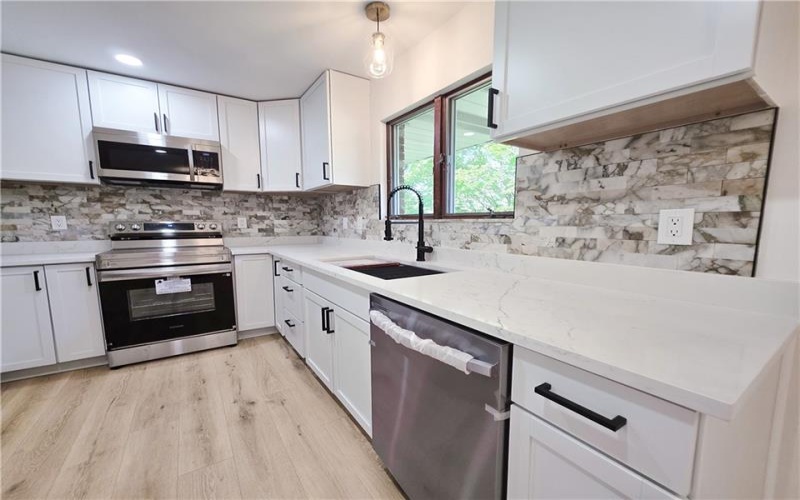 350 Country Club Rd, Washington, 15301, 4 Bedroom Bedrooms, 9 Room Rooms,3 BathroomBathrooms,Residential,For Sale,Country Club Rd,1774018