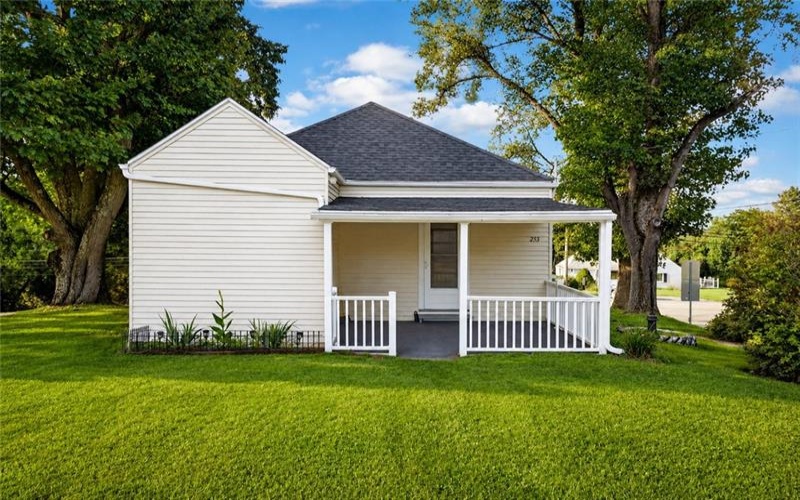 253 Lanik Rd, Bentleyville, 15314, 2 Bedroom Bedrooms, 4 Room Rooms,1 BathroomBathrooms,Residential,For Sale,Lanik Rd,1770401