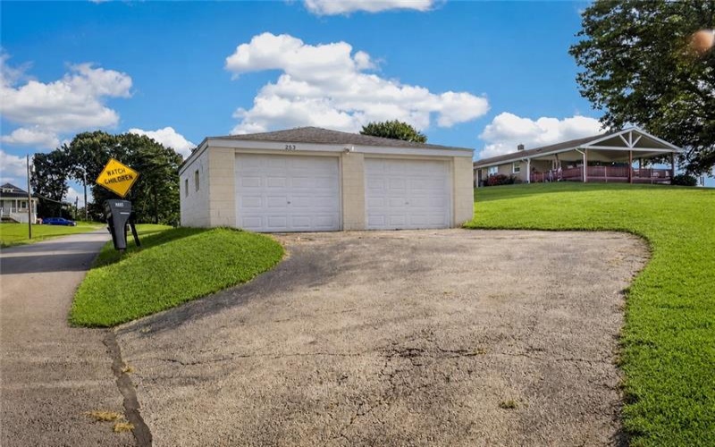 253 Lanik Rd, Bentleyville, 15314, 2 Bedroom Bedrooms, 4 Room Rooms,1 BathroomBathrooms,Residential,For Sale,Lanik Rd,1770401
