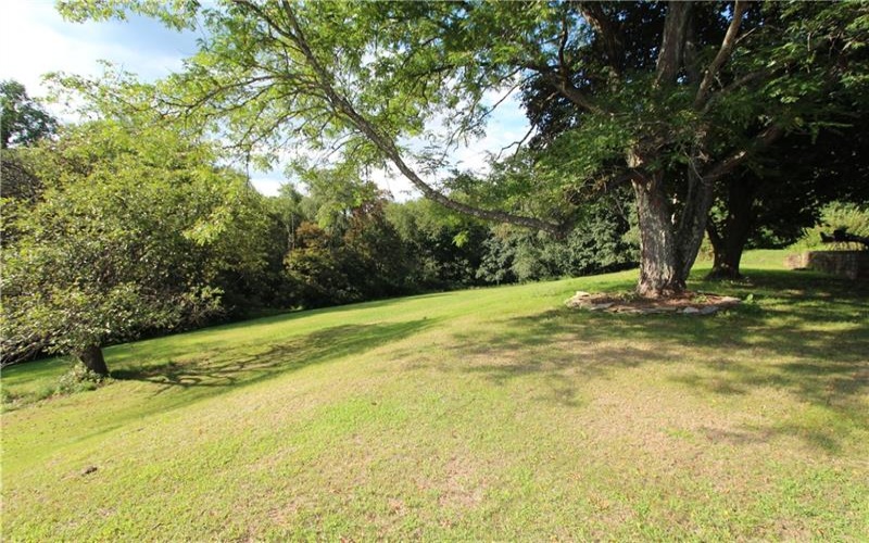 314 Redcut Lodge Rd, Latrobe, 15650, 4 Bedroom Bedrooms, 9 Room Rooms,2 BathroomBathrooms,Residential,For Sale,Redcut Lodge Rd,1770535