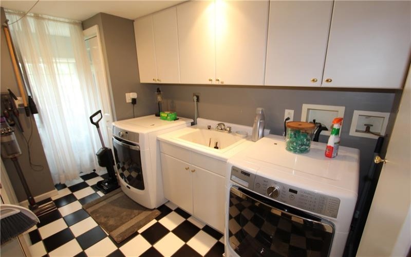 314 Redcut Lodge Rd, Latrobe, 15650, 4 Bedroom Bedrooms, 9 Room Rooms,2 BathroomBathrooms,Residential,For Sale,Redcut Lodge Rd,1770535
