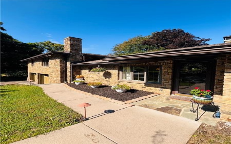 314 Redcut Lodge Rd, Latrobe, 15650, 4 Bedroom Bedrooms, 9 Room Rooms,2 BathroomBathrooms,Residential,For Sale,Redcut Lodge Rd,1770535