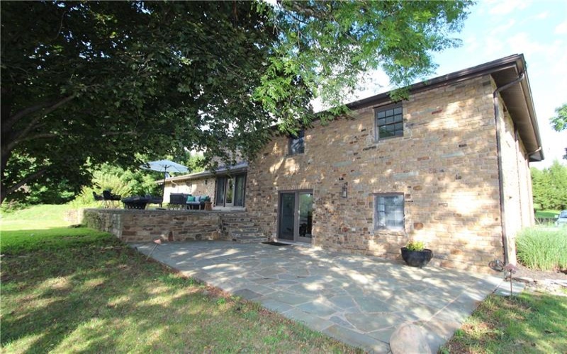 314 Redcut Lodge Rd, Latrobe, 15650, 4 Bedroom Bedrooms, 9 Room Rooms,2 BathroomBathrooms,Residential,For Sale,Redcut Lodge Rd,1770535