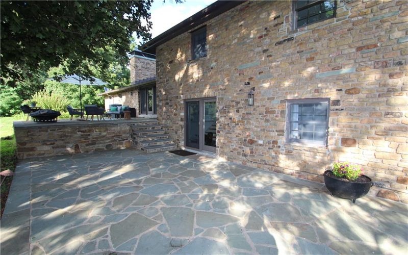 314 Redcut Lodge Rd, Latrobe, 15650, 4 Bedroom Bedrooms, 9 Room Rooms,2 BathroomBathrooms,Residential,For Sale,Redcut Lodge Rd,1770535