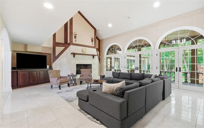 105 Lantern Cir, Canonsburg, 15317, 6 Bedroom Bedrooms, ,6.2 BathroomBathrooms,Residential,For Sale,Lantern Cir,1770860
