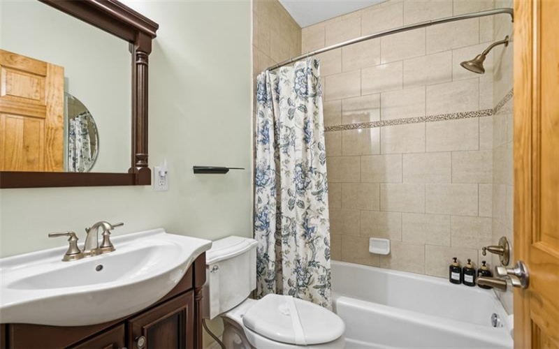 105 Lantern Cir, Canonsburg, 15317, 6 Bedroom Bedrooms, ,6.2 BathroomBathrooms,Residential,For Sale,Lantern Cir,1770860