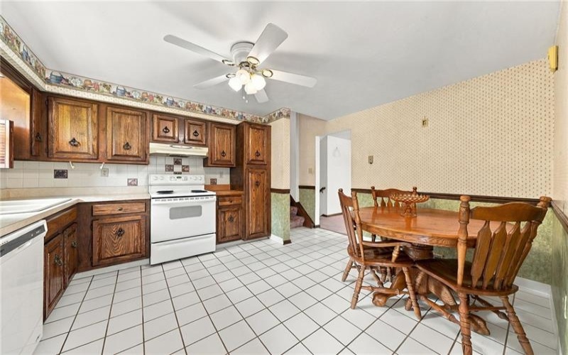 702 Woodside Dr, Jeannette, 15644, 3 Bedroom Bedrooms, 9 Room Rooms,1.1 BathroomBathrooms,Residential,For Sale,Woodside Dr,1771364