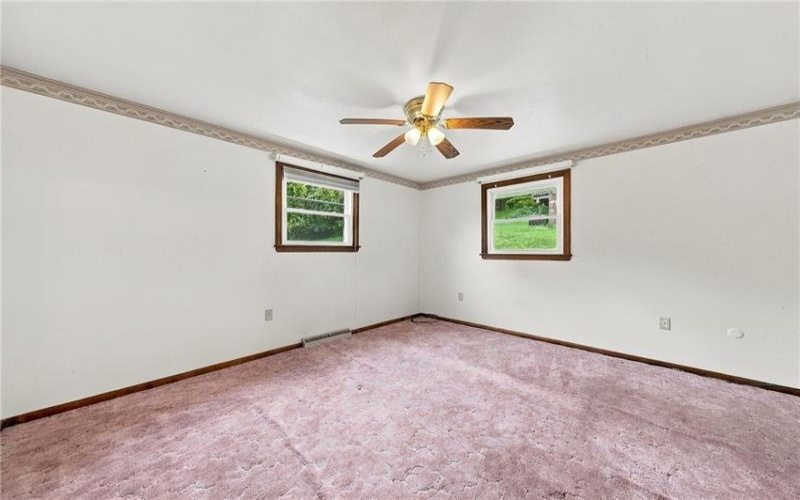 702 Woodside Dr, Jeannette, 15644, 3 Bedroom Bedrooms, 9 Room Rooms,1.1 BathroomBathrooms,Residential,For Sale,Woodside Dr,1771364