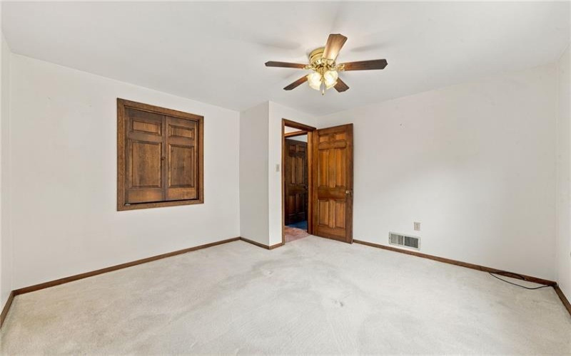 702 Woodside Dr, Jeannette, 15644, 3 Bedroom Bedrooms, 9 Room Rooms,1.1 BathroomBathrooms,Residential,For Sale,Woodside Dr,1771364