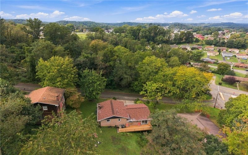 702 Woodside Dr, Jeannette, 15644, 3 Bedroom Bedrooms, 9 Room Rooms,1.1 BathroomBathrooms,Residential,For Sale,Woodside Dr,1771364