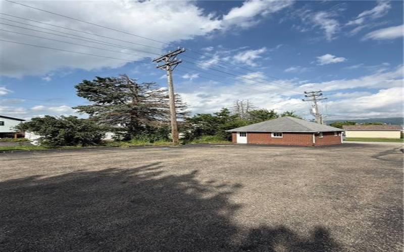 313 Morgantown St, Uniontown, 15401, 3 Bedroom Bedrooms, 6 Room Rooms,1.1 BathroomBathrooms,Residential,For Sale,Morgantown St,1772612