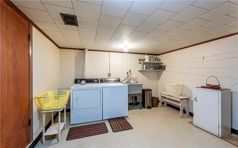 10 Holly Dr, Greensburg, 15601, 5 Bedroom Bedrooms, 13 Room Rooms,3.1 BathroomBathrooms,Residential,For Sale,Holly Dr,1773538