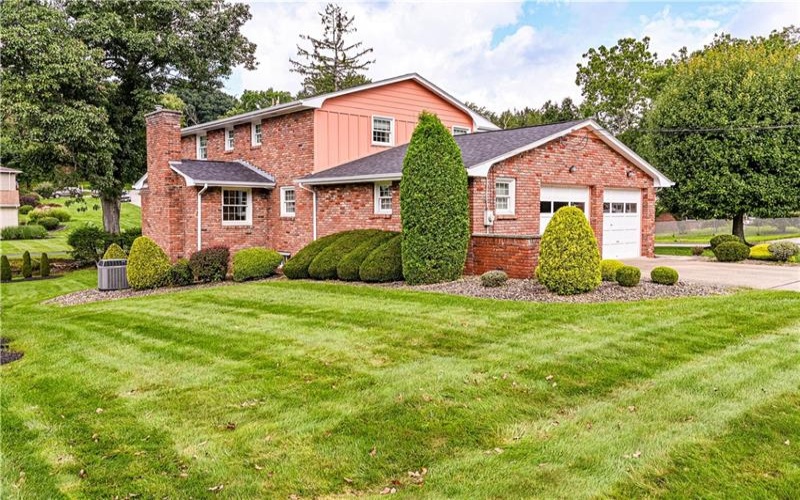 10 Holly Dr, Greensburg, 15601, 5 Bedroom Bedrooms, 13 Room Rooms,3.1 BathroomBathrooms,Residential,For Sale,Holly Dr,1773538