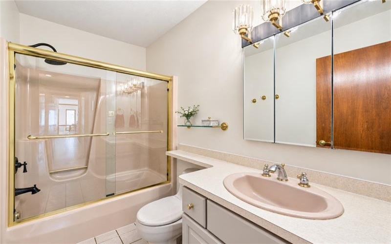 606 Fairwinds Ct, Greensburg, 15601, 4 Bedroom Bedrooms, 13 Room Rooms,3.1 BathroomBathrooms,Residential,For Sale,Fairwinds Ct,1773704