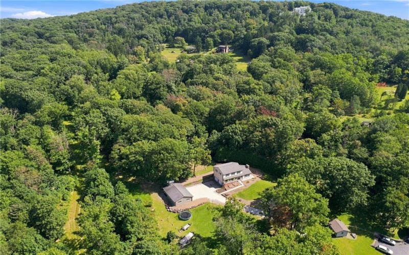 118 Mayberry Lane, Latrobe, 15650, 3 Bedroom Bedrooms, 8 Room Rooms,2.1 BathroomBathrooms,Residential,For Sale,Mayberry Lane,1773996