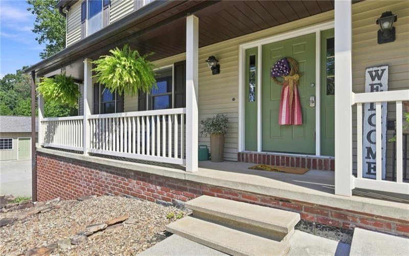 118 Mayberry Lane, Latrobe, 15650, 3 Bedroom Bedrooms, 8 Room Rooms,2.1 BathroomBathrooms,Residential,For Sale,Mayberry Lane,1773996