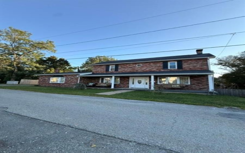11 FRONT STREET, Dunbar, 15431, 3 Bedroom Bedrooms, 8 Room Rooms,2 BathroomBathrooms,Residential,For Sale,FRONT STREET,1774008