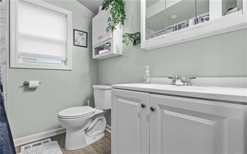 152 Haft St, Houston, 15342, 2 Bedroom Bedrooms, 6 Room Rooms,2 BathroomBathrooms,Residential,For Sale,Haft St,1774197