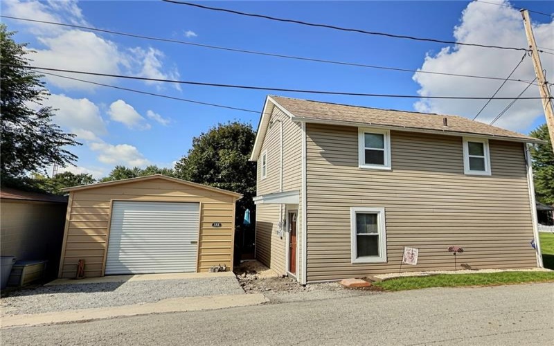 152 Haft St, Houston, 15342, 2 Bedroom Bedrooms, 6 Room Rooms,2 BathroomBathrooms,Residential,For Sale,Haft St,1774197