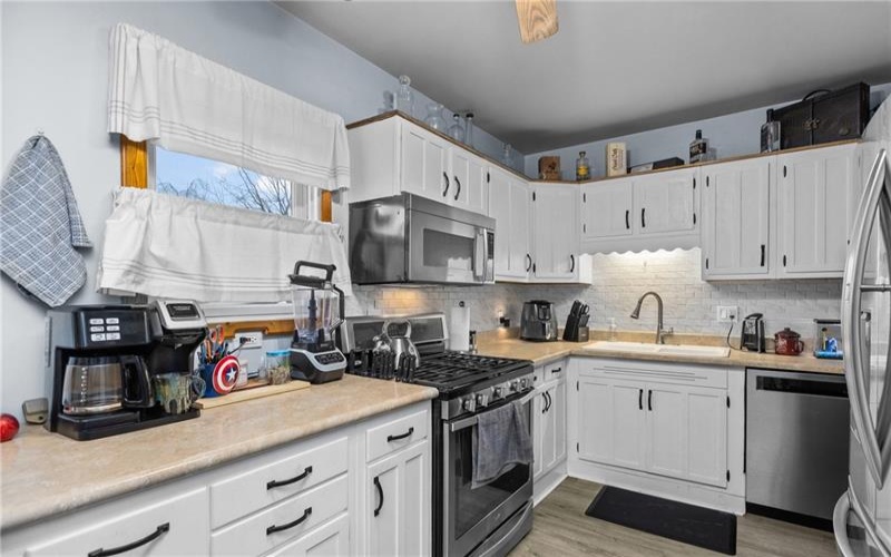 152 Haft St, Houston, 15342, 2 Bedroom Bedrooms, 6 Room Rooms,2 BathroomBathrooms,Residential,For Sale,Haft St,1774197