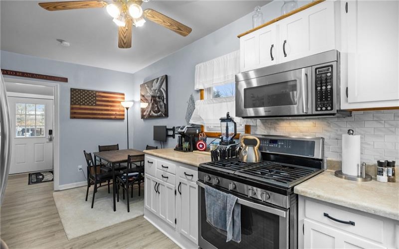 152 Haft St, Houston, 15342, 2 Bedroom Bedrooms, 6 Room Rooms,2 BathroomBathrooms,Residential,For Sale,Haft St,1774197