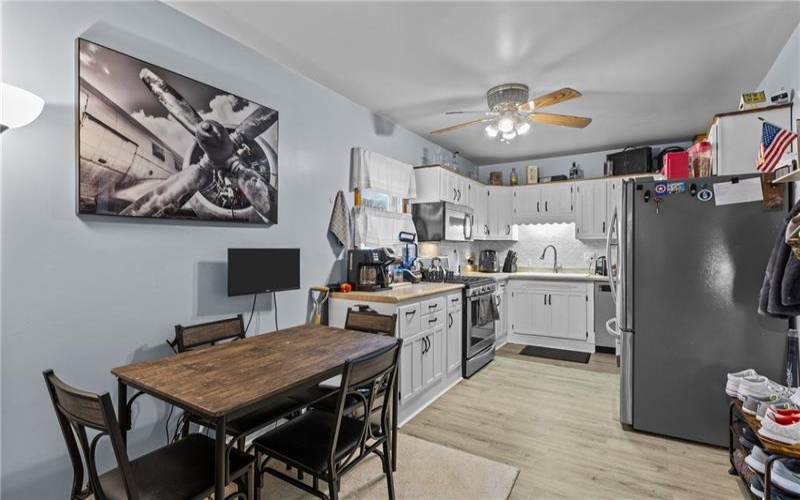 152 Haft St, Houston, 15342, 2 Bedroom Bedrooms, 6 Room Rooms,2 BathroomBathrooms,Residential,For Sale,Haft St,1774197
