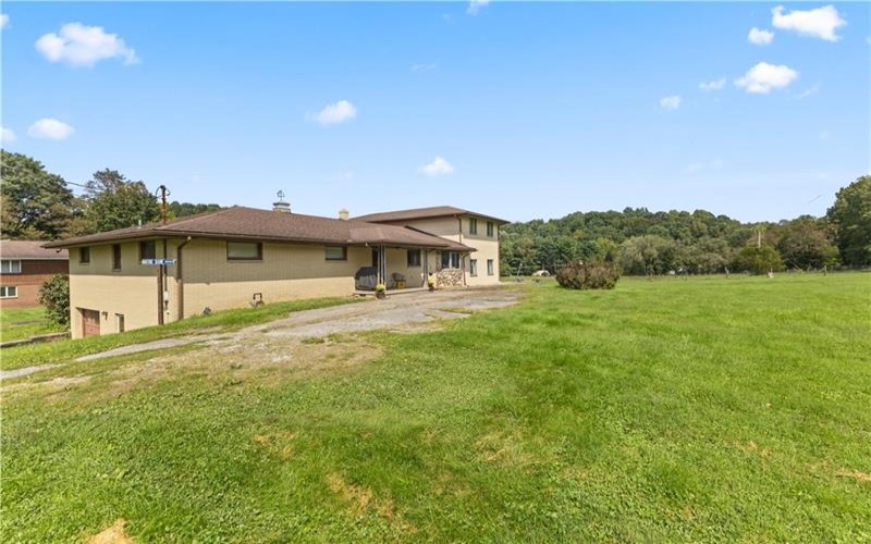 369 S Kings Creek Road, 15021, 15021, 4 Bedroom Bedrooms, 11 Room Rooms,3.1 BathroomBathrooms,Residential,For Sale,S Kings Creek Road,1773753