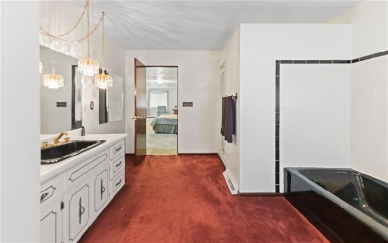 369 S Kings Creek Road, 15021, 15021, 4 Bedroom Bedrooms, 11 Room Rooms,3.1 BathroomBathrooms,Residential,For Sale,S Kings Creek Road,1773753