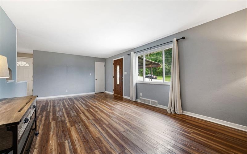 6715 Highland AVENUE, Finleyville, 15332, 3 Bedroom Bedrooms, 8 Room Rooms,1.1 BathroomBathrooms,Residential,For Sale,Highland,1774258