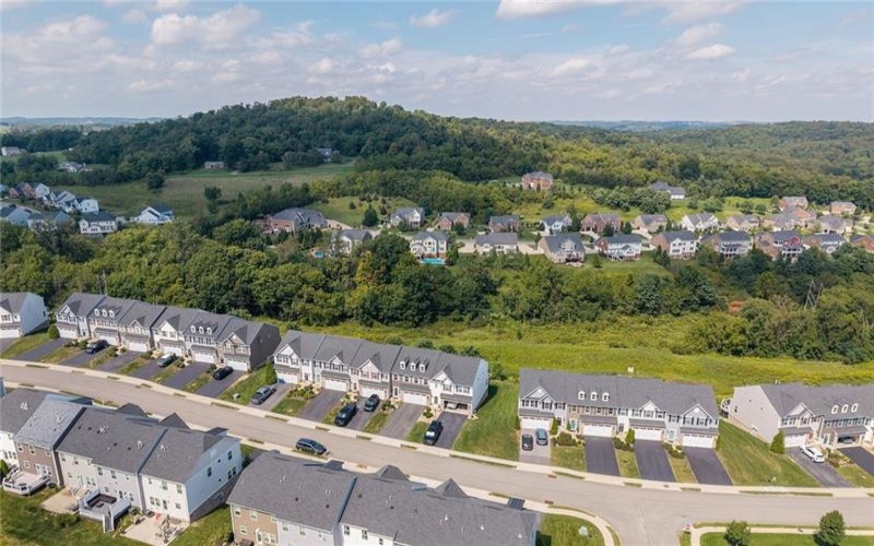 1435 Deer Creek Crossing Drive, Canonsburg, 15317, 3 Bedroom Bedrooms, 9 Room Rooms,3.1 BathroomBathrooms,Residential,For Sale,Deer Creek Crossing Drive,1774045