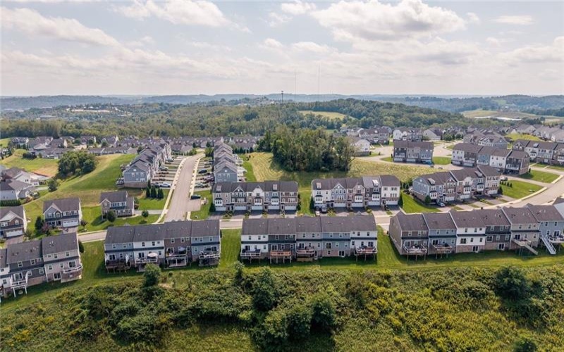 1435 Deer Creek Crossing Drive, Canonsburg, 15317, 3 Bedroom Bedrooms, 9 Room Rooms,3.1 BathroomBathrooms,Residential,For Sale,Deer Creek Crossing Drive,1774045