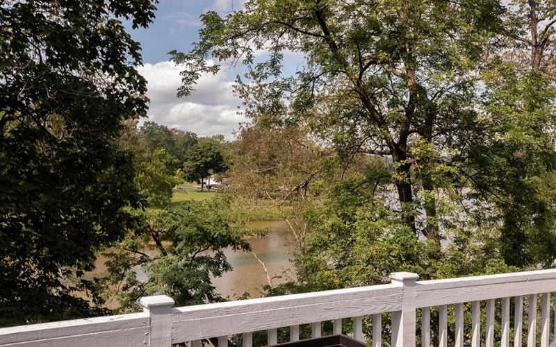 404 Waterside Drive, McMurray, 15317, 3 Bedroom Bedrooms, 10 Room Rooms,3.1 BathroomBathrooms,Residential,For Sale,Waterside Drive,1774151