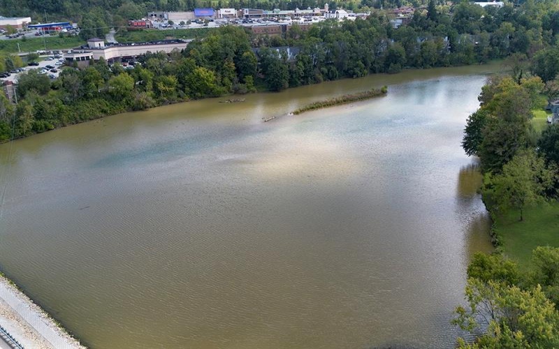 404 Waterside Drive, McMurray, 15317, 3 Bedroom Bedrooms, 10 Room Rooms,3.1 BathroomBathrooms,Residential,For Sale,Waterside Drive,1774151