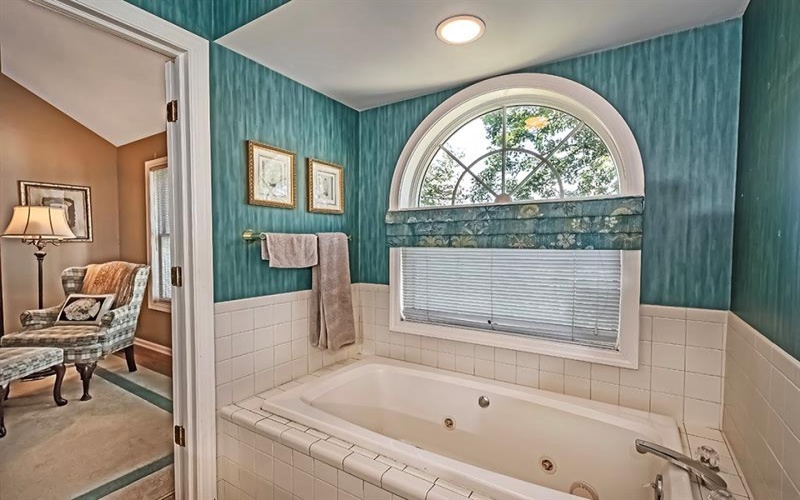 404 Waterside Drive, McMurray, 15317, 3 Bedroom Bedrooms, 10 Room Rooms,3.1 BathroomBathrooms,Residential,For Sale,Waterside Drive,1774151
