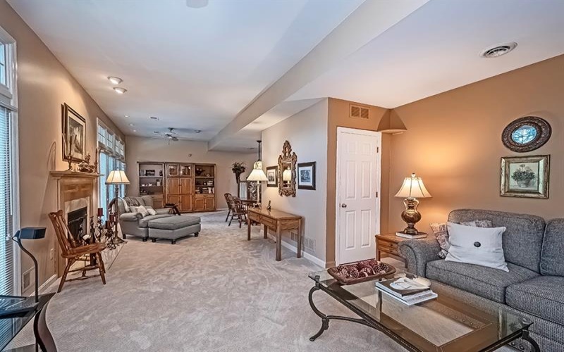 404 Waterside Drive, McMurray, 15317, 3 Bedroom Bedrooms, 10 Room Rooms,3.1 BathroomBathrooms,Residential,For Sale,Waterside Drive,1774151