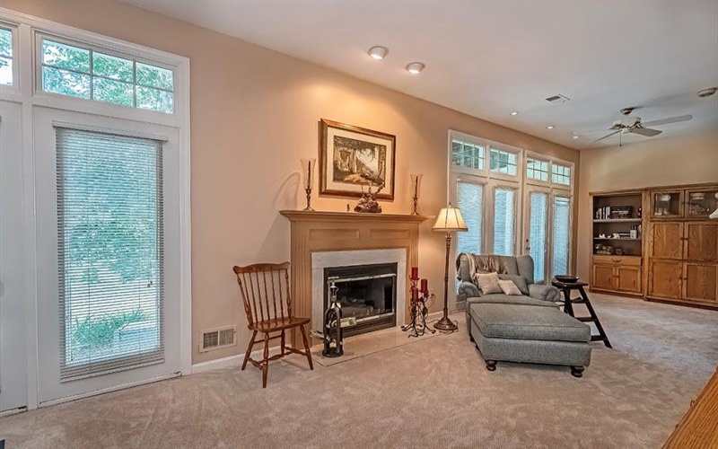 404 Waterside Drive, McMurray, 15317, 3 Bedroom Bedrooms, 10 Room Rooms,3.1 BathroomBathrooms,Residential,For Sale,Waterside Drive,1774151