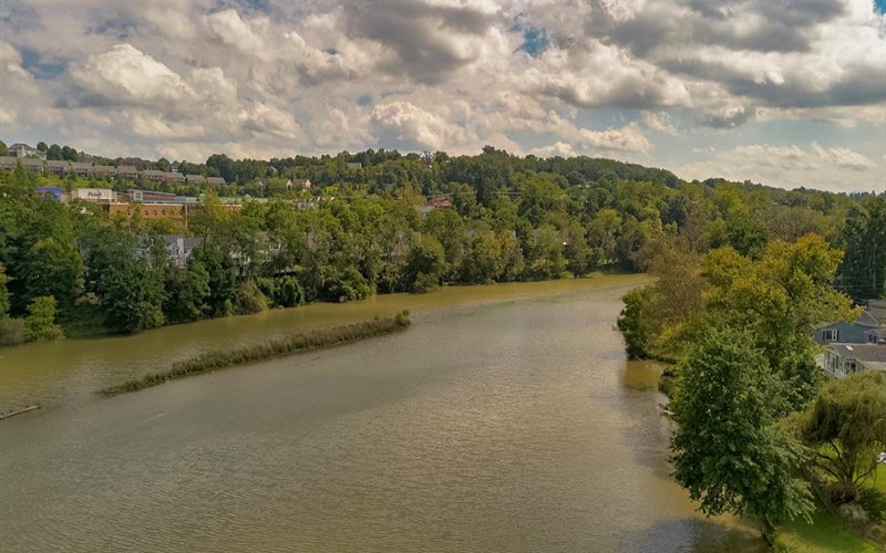 404 Waterside Drive, McMurray, 15317, 3 Bedroom Bedrooms, 10 Room Rooms,3.1 BathroomBathrooms,Residential,For Sale,Waterside Drive,1774151