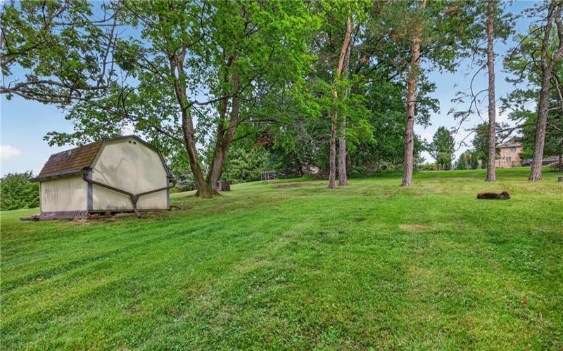 857 Pleasant Hills Dr, Washington, 15301, 3 Bedroom Bedrooms, 9 Room Rooms,2 BathroomBathrooms,Residential,For Sale,Pleasant Hills Dr,1774204