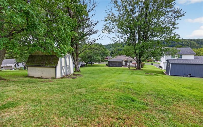 857 Pleasant Hills Dr, Washington, 15301, 3 Bedroom Bedrooms, 9 Room Rooms,2 BathroomBathrooms,Residential,For Sale,Pleasant Hills Dr,1774204