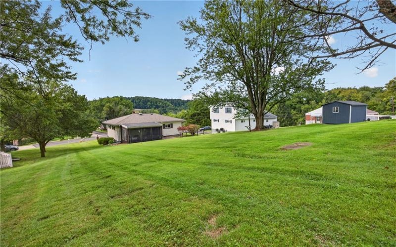 857 Pleasant Hills Dr, Washington, 15301, 3 Bedroom Bedrooms, 9 Room Rooms,2 BathroomBathrooms,Residential,For Sale,Pleasant Hills Dr,1774204