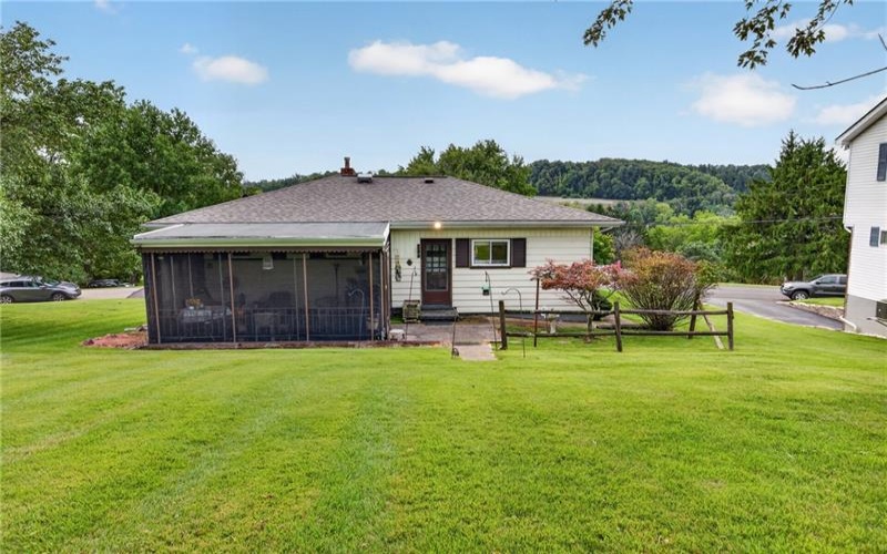 857 Pleasant Hills Dr, Washington, 15301, 3 Bedroom Bedrooms, 9 Room Rooms,2 BathroomBathrooms,Residential,For Sale,Pleasant Hills Dr,1774204