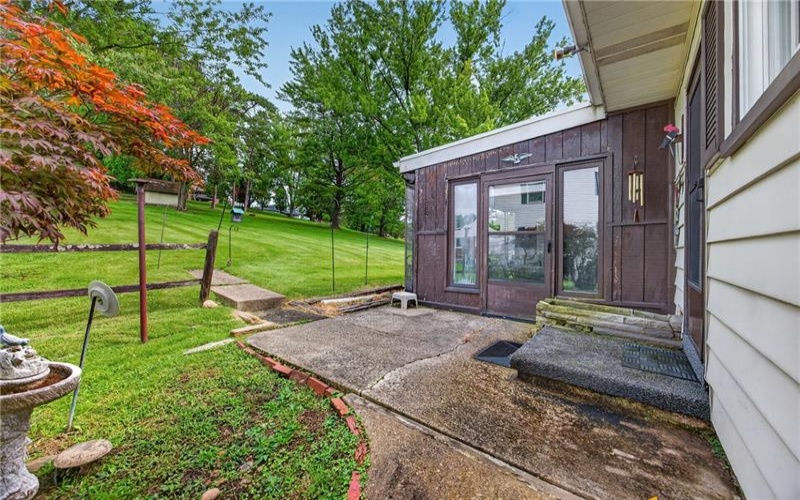 857 Pleasant Hills Dr, Washington, 15301, 3 Bedroom Bedrooms, 9 Room Rooms,2 BathroomBathrooms,Residential,For Sale,Pleasant Hills Dr,1774204