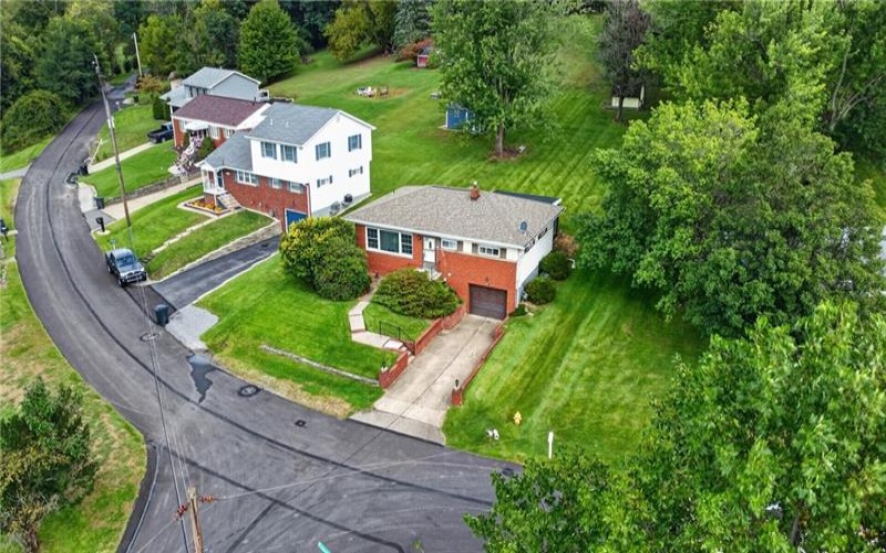 857 Pleasant Hills Dr, Washington, 15301, 3 Bedroom Bedrooms, 9 Room Rooms,2 BathroomBathrooms,Residential,For Sale,Pleasant Hills Dr,1774204