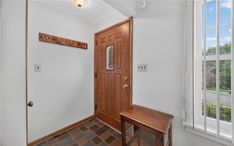 857 Pleasant Hills Dr, Washington, 15301, 3 Bedroom Bedrooms, 9 Room Rooms,2 BathroomBathrooms,Residential,For Sale,Pleasant Hills Dr,1774204