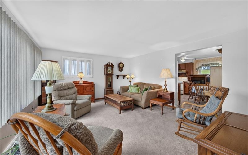 857 Pleasant Hills Dr, Washington, 15301, 3 Bedroom Bedrooms, 9 Room Rooms,2 BathroomBathrooms,Residential,For Sale,Pleasant Hills Dr,1774204