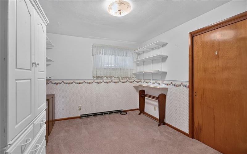 857 Pleasant Hills Dr, Washington, 15301, 3 Bedroom Bedrooms, 9 Room Rooms,2 BathroomBathrooms,Residential,For Sale,Pleasant Hills Dr,1774204