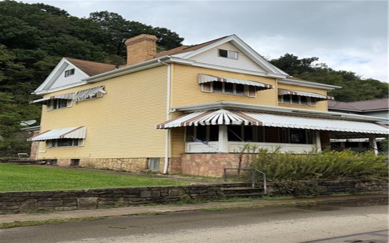115 Main St, West Brownsville, 15417, 4 Bedroom Bedrooms, 8 Room Rooms,2 BathroomBathrooms,Residential,For Sale,Main St,1774281